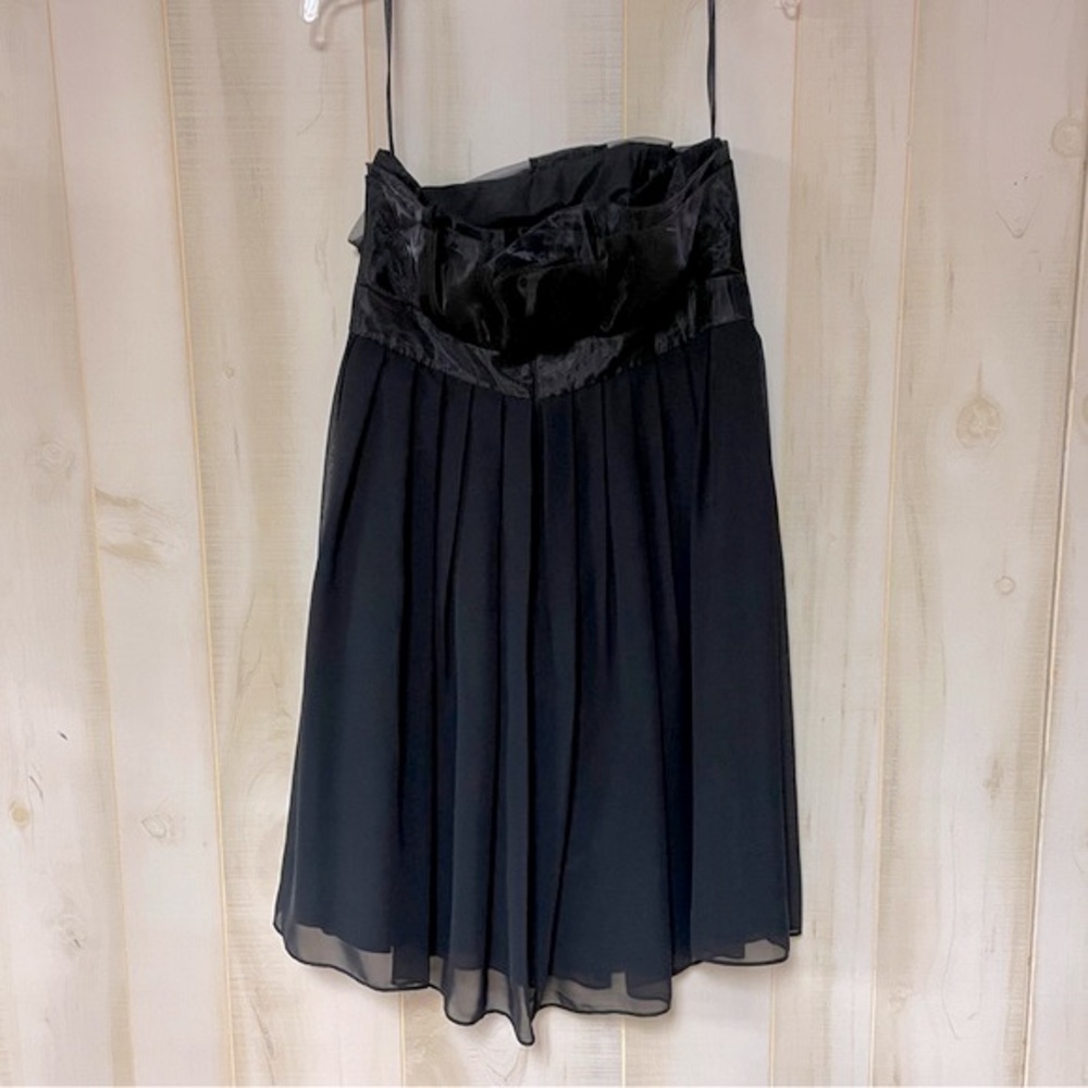 White House Black Market Black Strapless Pleated Dress Sz 8 Babydoll - Picture 2 of 6